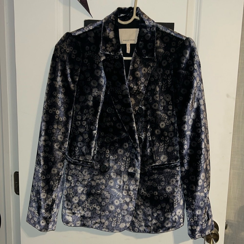 Beautiful velvet flower print blazer